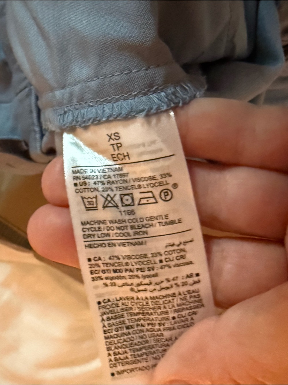 Old Navy Extra High-Rise Tailored Shorts | Blue | XS - Picture 8 of 9